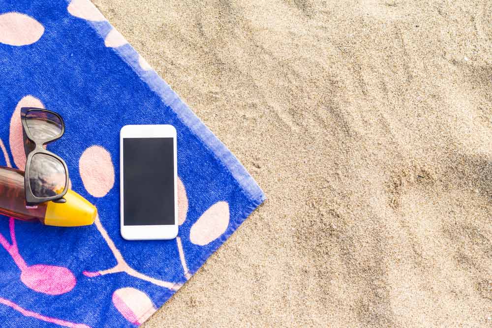 5-reasons-why-you-should-never-leave-your-phone-in-the-sun.jpg