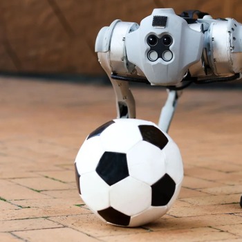 AR brýle a robotický pes jako hlavní atrakce Tecna na MWC
