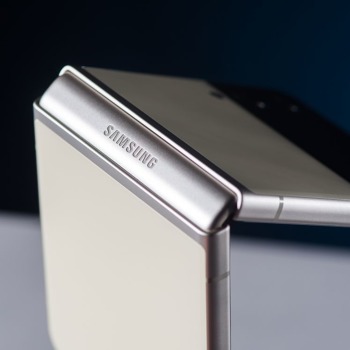 Recenze Samsung Galaxy Z Flip3: véčko s charakterem